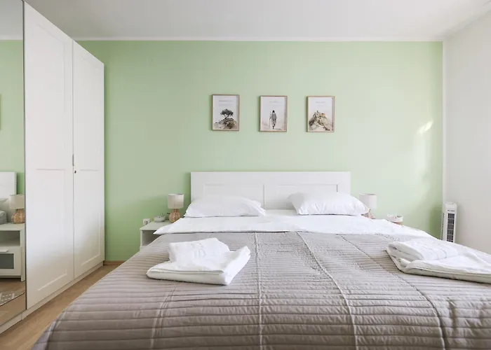 Selah By Adex Travel * ザダル